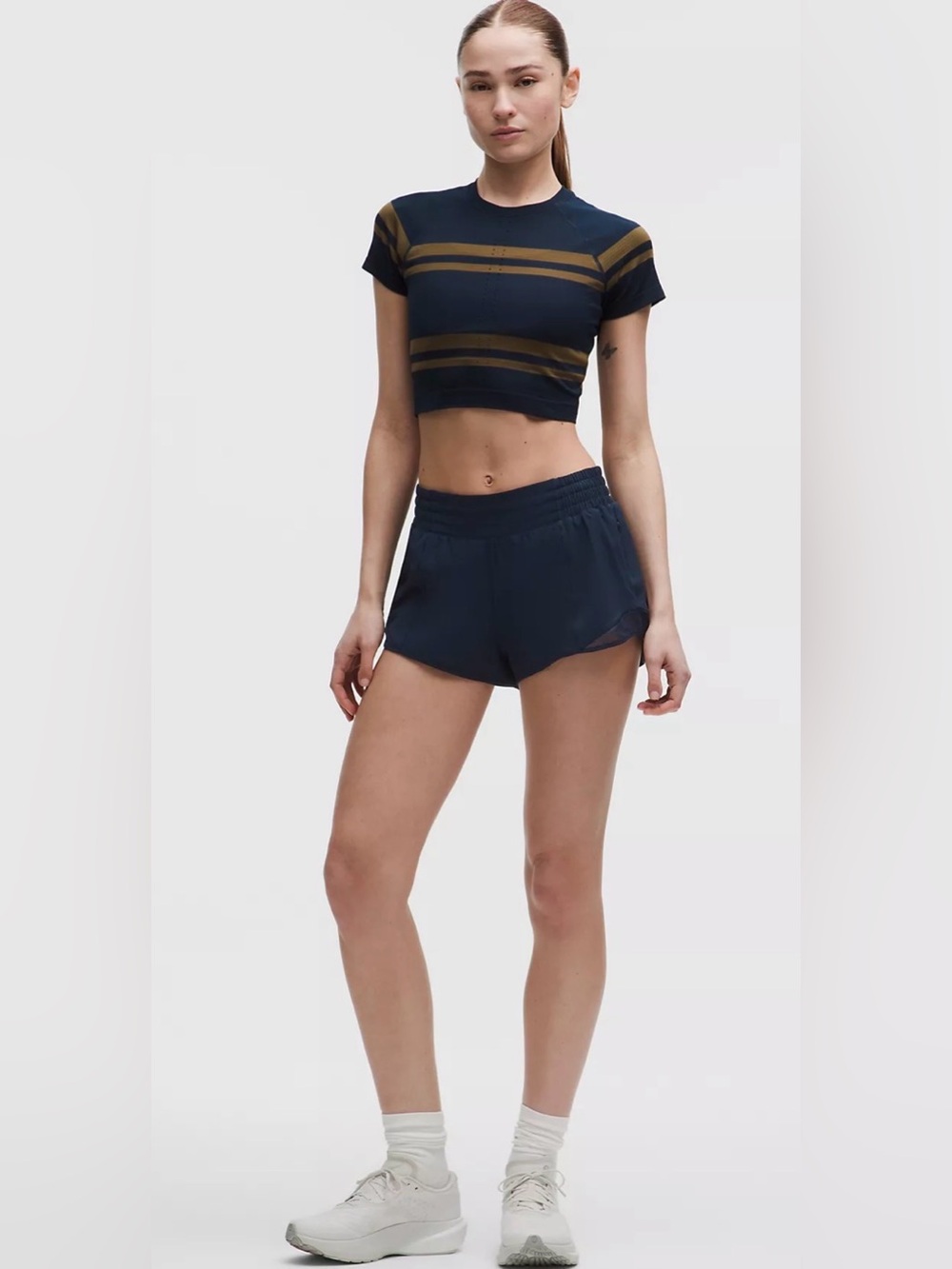 Lululemon Navy Blue Hotty Hot Shorts 2.5" Inseam Size 4/6